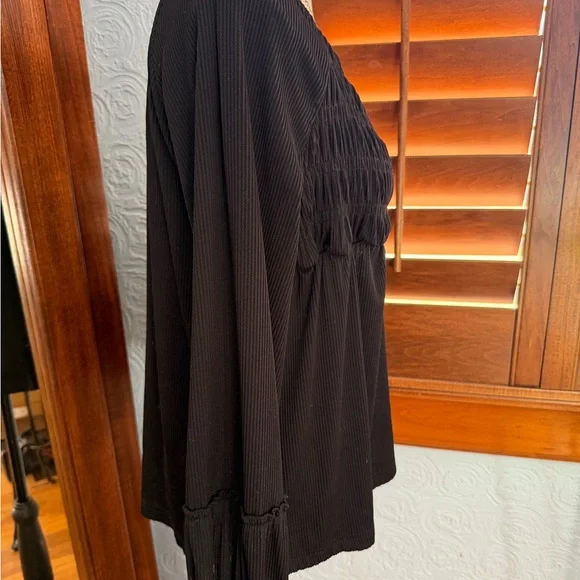 Black Smocked V-Neck Long Sleeve Top - Picture 8 of 9